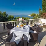 Villa Luxury Oasis By The With Pool Primošten