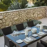 Villa Luxury Oasis By The With Pool