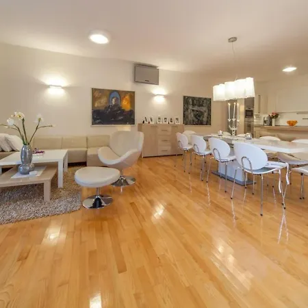 Luxury Beachfront Oasis With Private Pool At The In Primosten