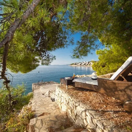 Luxury Beachfront Oasis With Private Pool At The In Villa