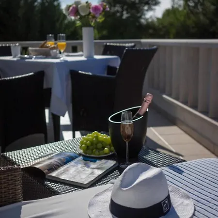 Βίλα Luxury Oasis By The With Pool