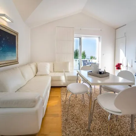 Luxury Beachfront Oasis With Private Pool At The In Villa