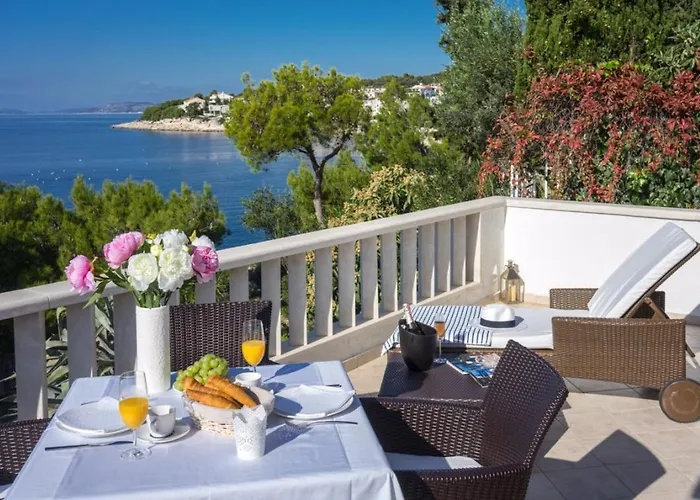 Luxury Beachfront Oasis With Private Pool At The In Vila Primosten