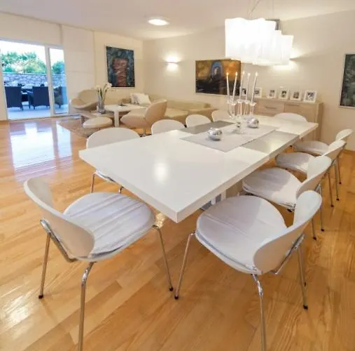 Vila Luxury Beachfront Oasis With Private Pool At The In Primosten