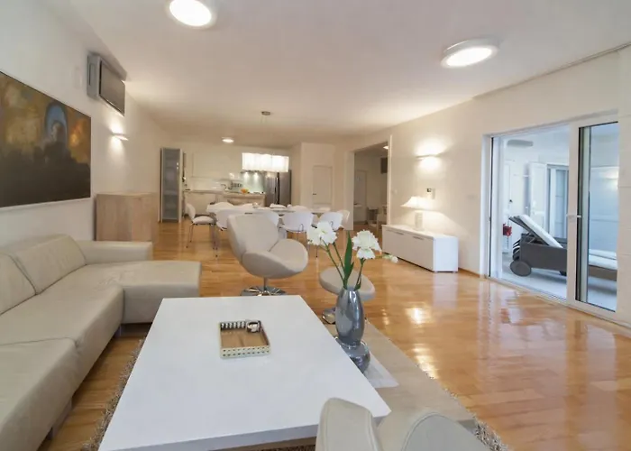 Villa Luxury Beachfront Oasis With Private Pool At The In Primosten