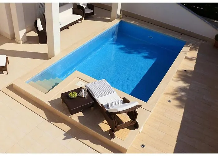 Luxury Beachfront Oasis With Private Pool At The In Villa