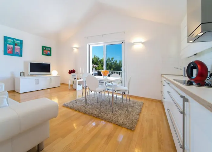 Luxury Beachfront Oasis With Private Pool At The In Villa Primosten