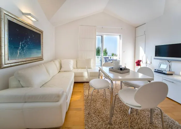 Luxury Beachfront Oasis With Private Pool At The In Villa